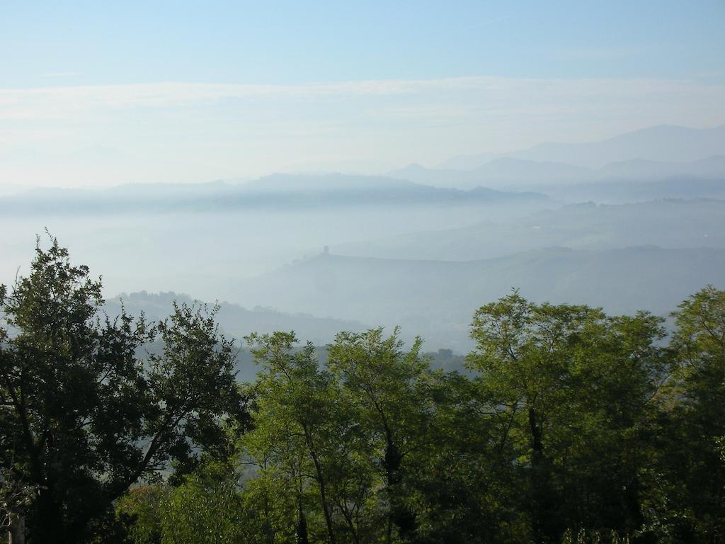 Bed and Breakfast Poggio Dei Prugnoli Tavoleto Exterior foto